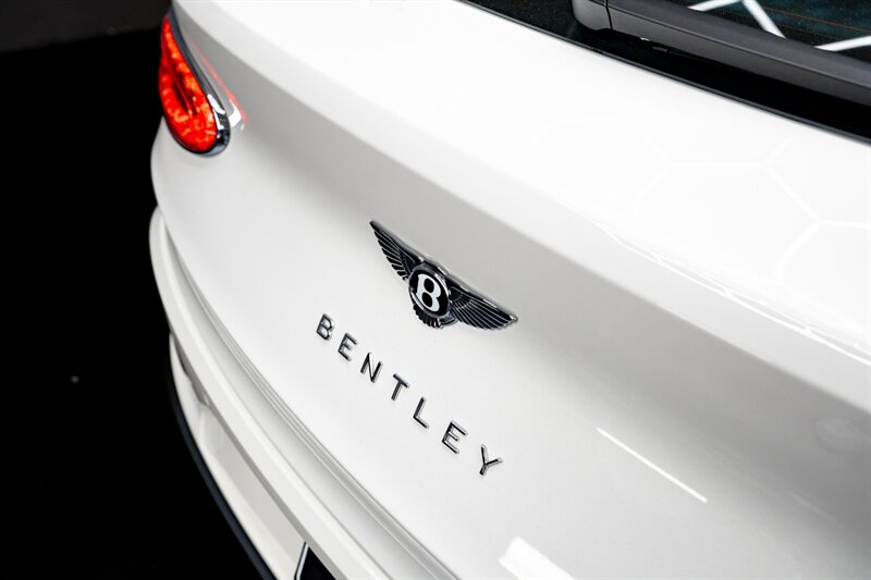 2024 Bentley Bentayga V8 - Photo 23 - Huntington Beach, CA 92649
