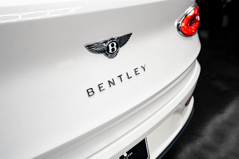 2024 Bentley Bentayga V8 - Photo 24 - Huntington Beach, CA 92649