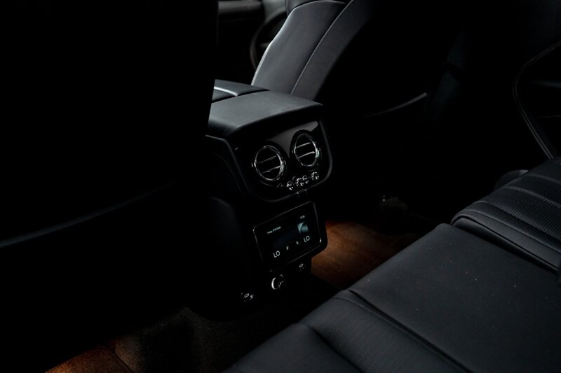 2024 Bentley Bentayga V8 - Photo 47 - Huntington Beach, CA 92649