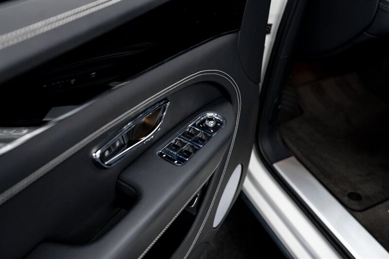 2024 Bentley Bentayga V8 - Photo 27 - Huntington Beach, CA 92649