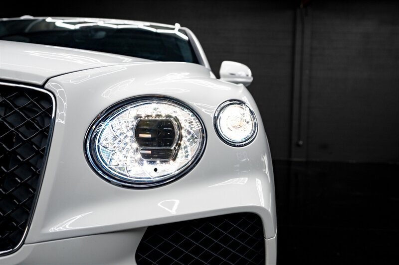 2024 Bentley Bentayga V8 - Photo 14 - Huntington Beach, CA 92649