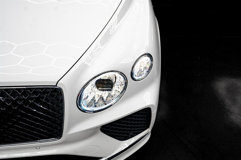 2024 Bentley Bentayga V8 - Photo 13 - Huntington Beach, CA 92649