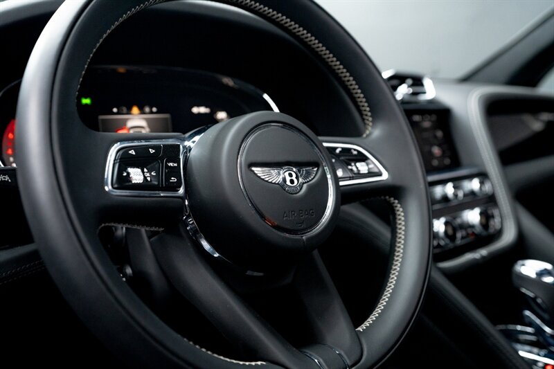 2024 Bentley Bentayga V8 - Photo 37 - Huntington Beach, CA 92649