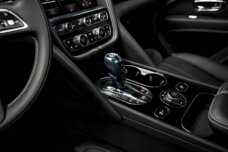 2024 Bentley Bentayga V8 - Photo 36 - Huntington Beach, CA 92649