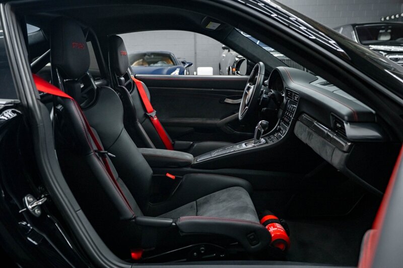 2019 Porsche 911 GT3 RS - Photo 44 - Huntington Beach, CA 92649