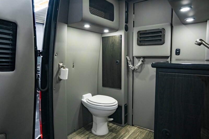 2022 Mercedes-Benz Sprinter 3500XD - Photo 70 - Huntington Beach, CA 92649