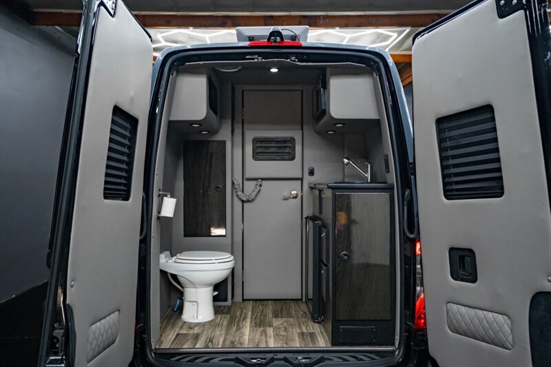 2022 Mercedes-Benz Sprinter 3500XD - Photo 83 - Huntington Beach, CA 92649