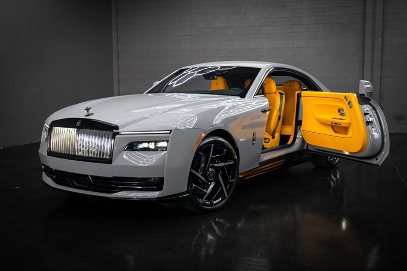 2025 Rolls-Royce Black Badge Spectre   - Photo 1 - Huntington Beach, CA 92649