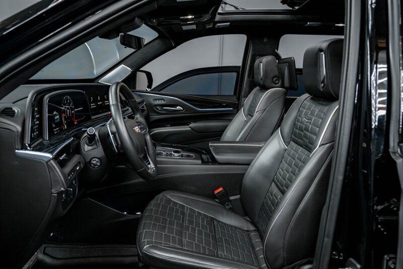2023 Cadillac Escalade-V ESV - Photo 17 - Huntington Beach, CA 92649