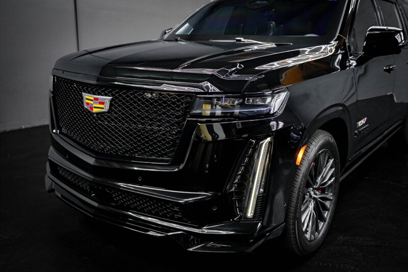 2023 Cadillac Escalade-V ESV - Photo 8 - Huntington Beach, CA 92649