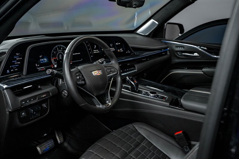 2023 Cadillac Escalade-V ESV - Photo 16 - Huntington Beach, CA 92649
