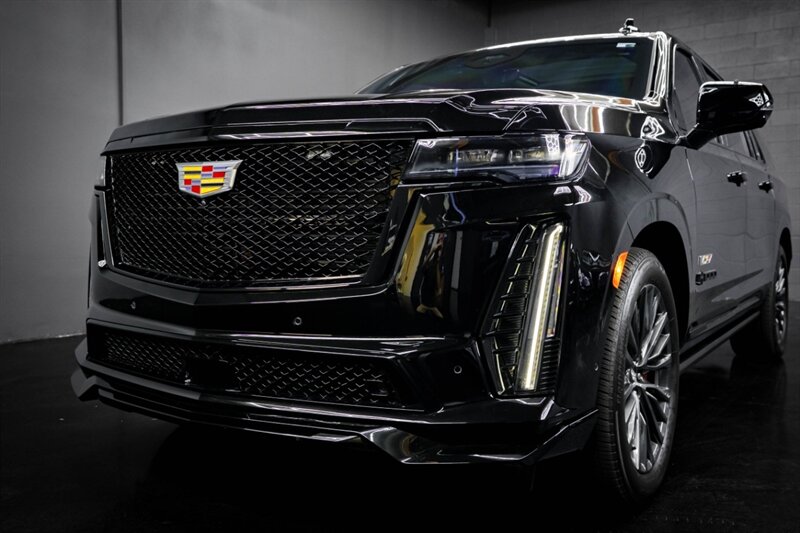 2023 Cadillac Escalade-V ESV - Photo 9 - Huntington Beach, CA 92649