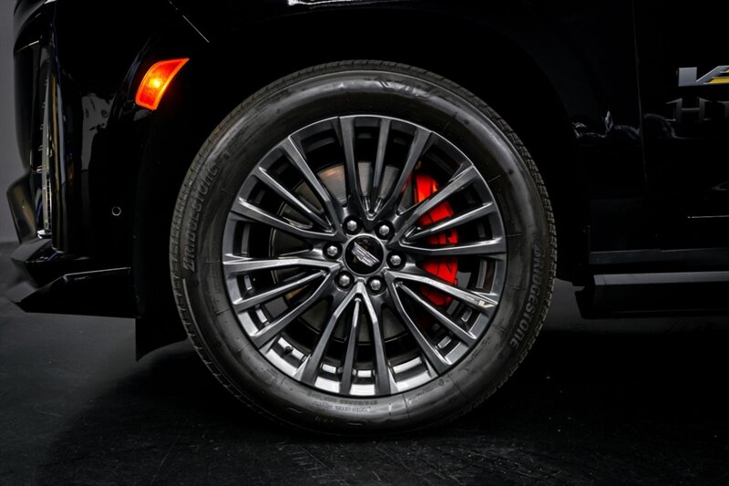 2023 Cadillac Escalade-V ESV - Photo 13 - Huntington Beach, CA 92649