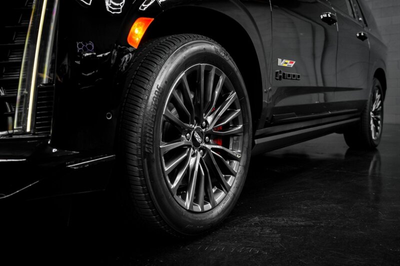 2023 Cadillac Escalade-V ESV - Photo 12 - Huntington Beach, CA 92649