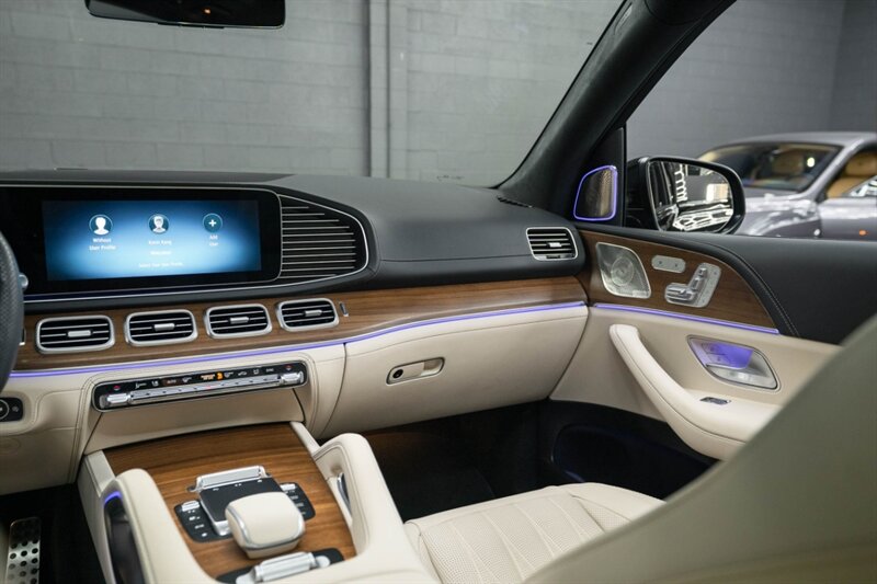 2024 Mercedes-Benz AMG GLS 63 - Photo 16 - Huntington Beach, CA 92649