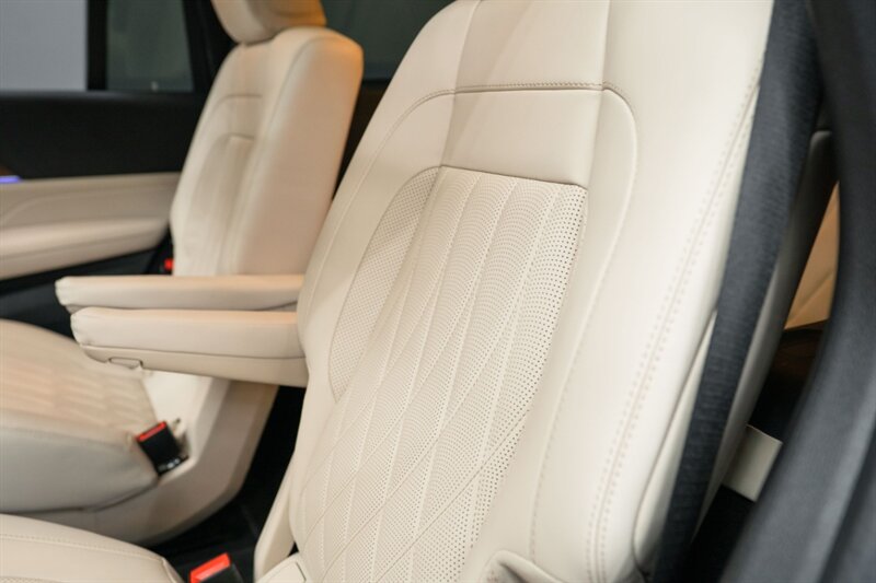 2024 Mercedes-Benz AMG GLS 63 - Photo 21 - Huntington Beach, CA 92649