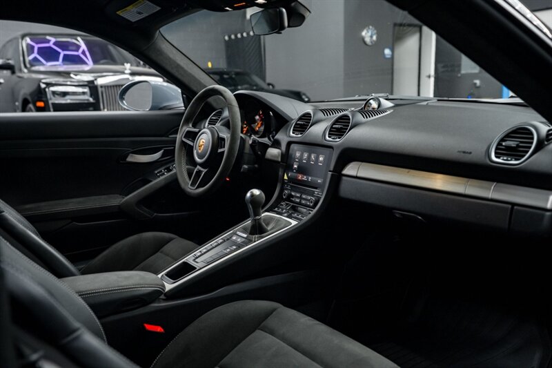 2023 Porsche 718 Cayman GT4 - Photo 40 - Huntington Beach, CA 92649