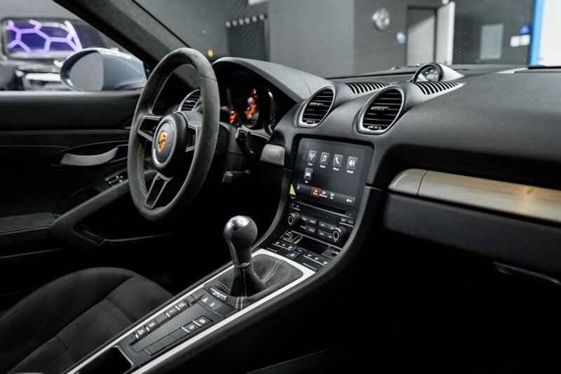 2023 Porsche 718 Cayman GT4 - Photo 46 - Huntington Beach, CA 92649