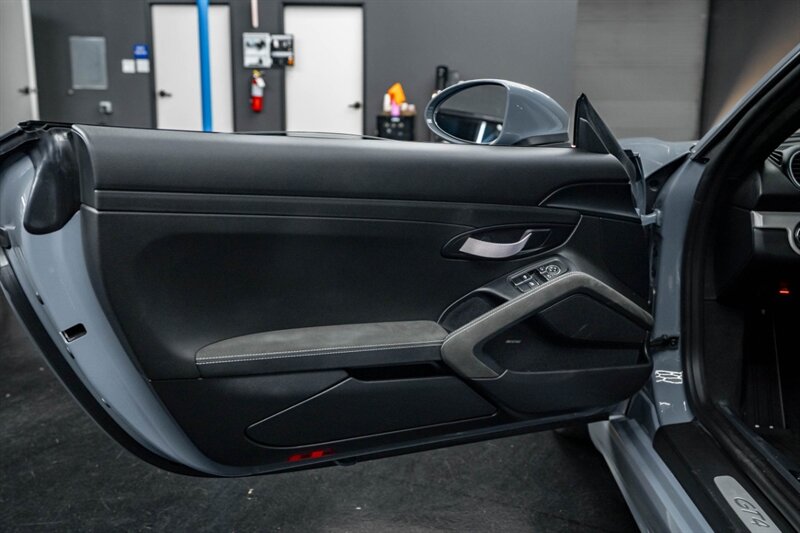 2023 Porsche 718 Cayman GT4 - Photo 38 - Huntington Beach, CA 92649