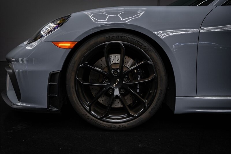 2023 Porsche 718 Cayman GT4 - Photo 15 - Huntington Beach, CA 92649