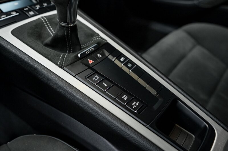 2023 Porsche 718 Cayman GT4 - Photo 34 - Huntington Beach, CA 92649
