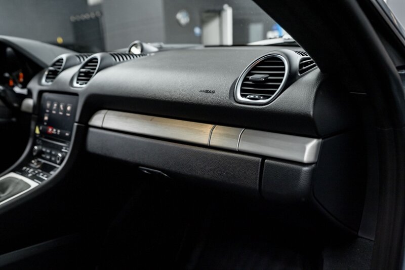 2023 Porsche 718 Cayman GT4 - Photo 45 - Huntington Beach, CA 92649