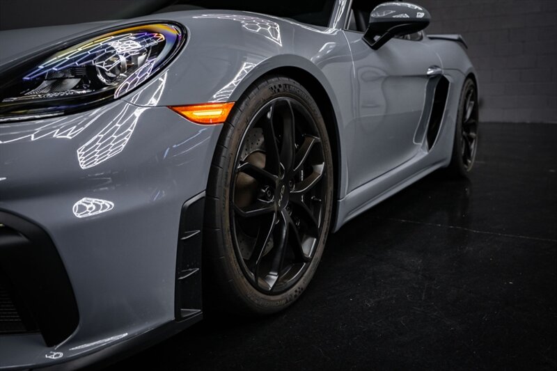 2023 Porsche 718 Cayman GT4 - Photo 14 - Huntington Beach, CA 92649