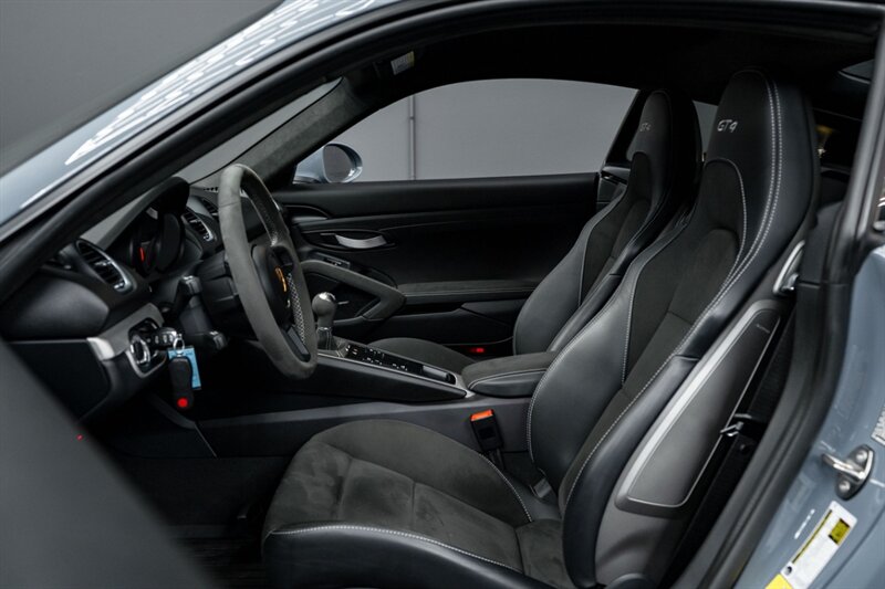 2023 Porsche 718 Cayman GT4 - Photo 21 - Huntington Beach, CA 92649