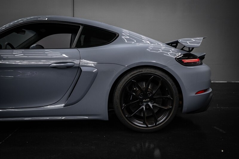 2023 Porsche 718 Cayman GT4 - Photo 6 - Huntington Beach, CA 92649