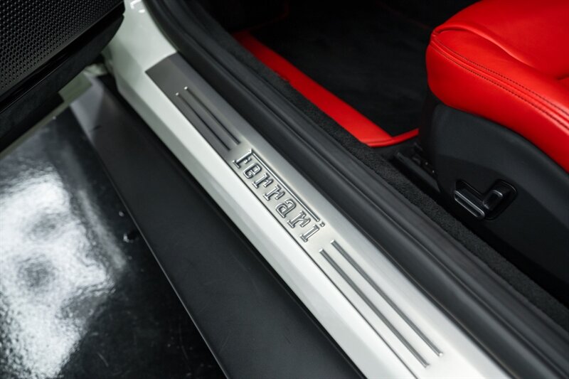 2023 Ferrari Roma - Photo 58 - Huntington Beach, CA 92649