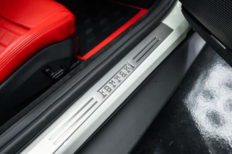 2023 Ferrari Roma - Photo 9 - Huntington Beach, CA 92649