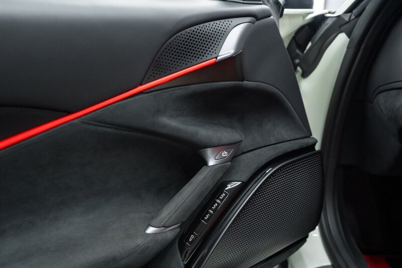 2023 Ferrari Roma - Photo 34 - Huntington Beach, CA 92649