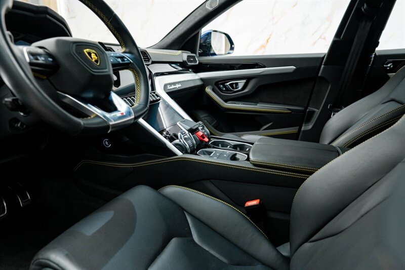 2021 Lamborghini Urus Base - Photo 18