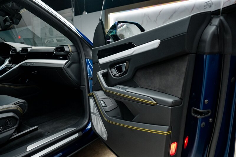 2021 Lamborghini Urus Base - Photo 32