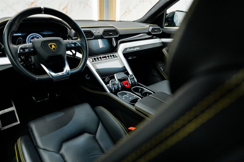 2021 Lamborghini Urus Base - Photo 24