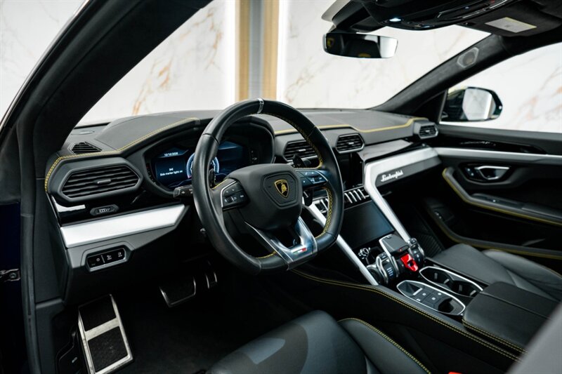 2021 Lamborghini Urus Base - Photo 17