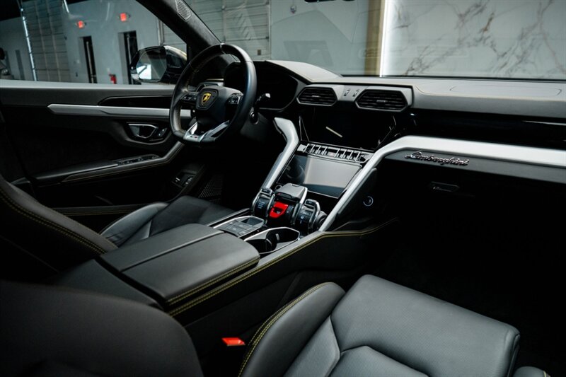 2021 Lamborghini Urus Base - Photo 34