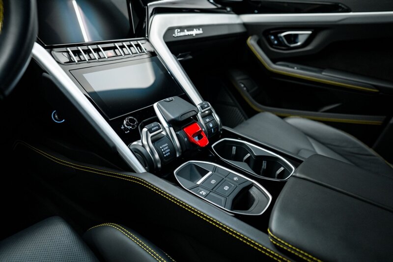 2021 Lamborghini Urus Base - Photo 22