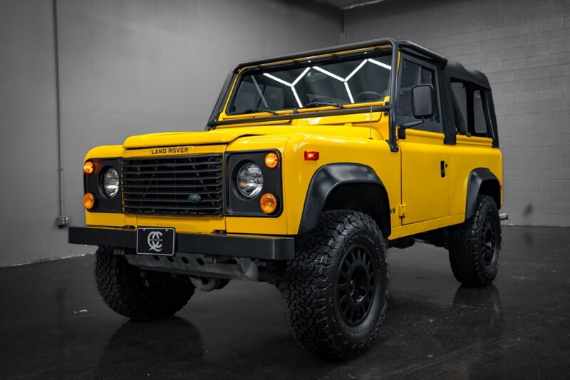 1995 Land Rover Defender 90 2dr 90   - Photo 1 - Huntington Beach, CA 92649