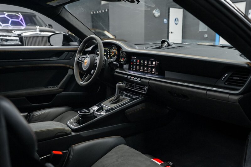 2022 Porsche 911 GT3 - Photo 35 - Huntington Beach, CA 92649
