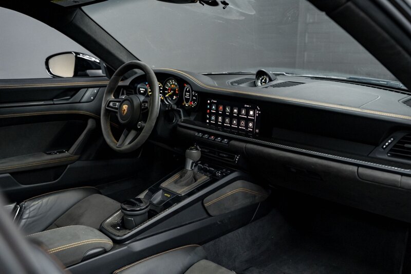 2022 Porsche 911 GT3 - Photo 17 - Huntington Beach, CA 92649