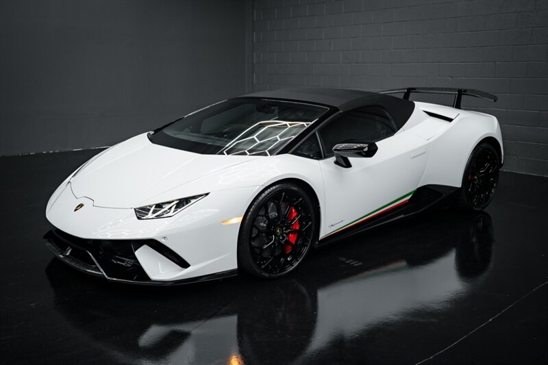 2019 Lamborghini Huracan LP 640-4 Performante Spyder - Photo 1 - Huntington Beach, CA 92649