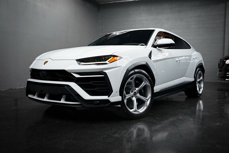 2020 Lamborghini Urus   - Photo 1 - Huntington Beach, CA 92649