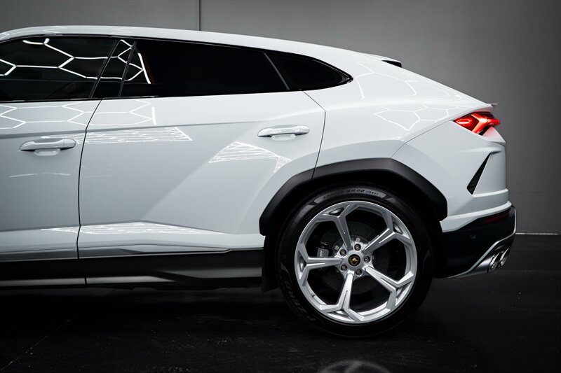 2020 Lamborghini Urus - Photo 3 - Huntington Beach, CA 92649