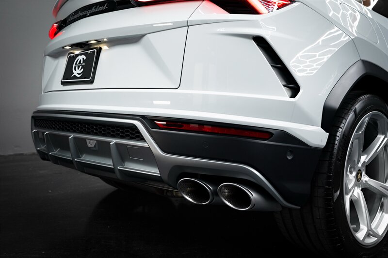 2020 Lamborghini Urus - Photo 4 - Huntington Beach, CA 92649
