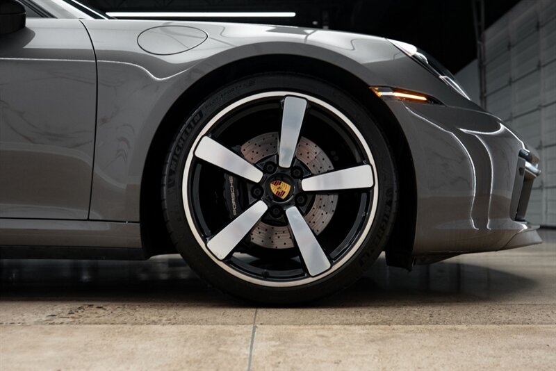 2022 Porsche 911 Carrera 4S - Photo 10 - Scottsdale, AZ 85258