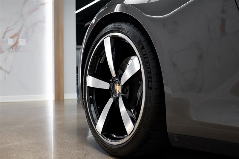 2022 Porsche 911 Carrera 4S - Photo 14 - Scottsdale, AZ 85258