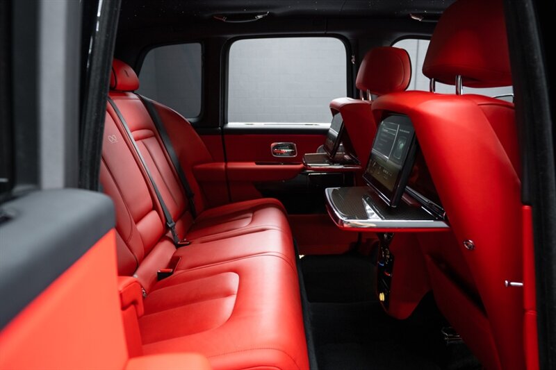 2021 Rolls-Royce Black Badge Cullinan   - Photo 24 - Huntington Beach, CA 92649