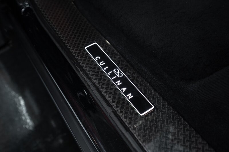 2021 Rolls-Royce Black Badge Cullinan   - Photo 12 - Huntington Beach, CA 92649