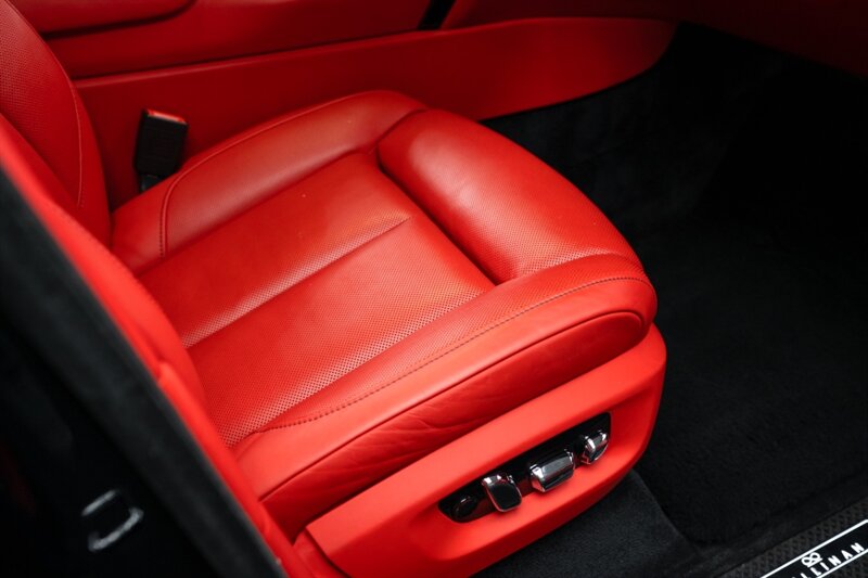 2021 Rolls-Royce Black Badge Cullinan   - Photo 36 - Huntington Beach, CA 92649